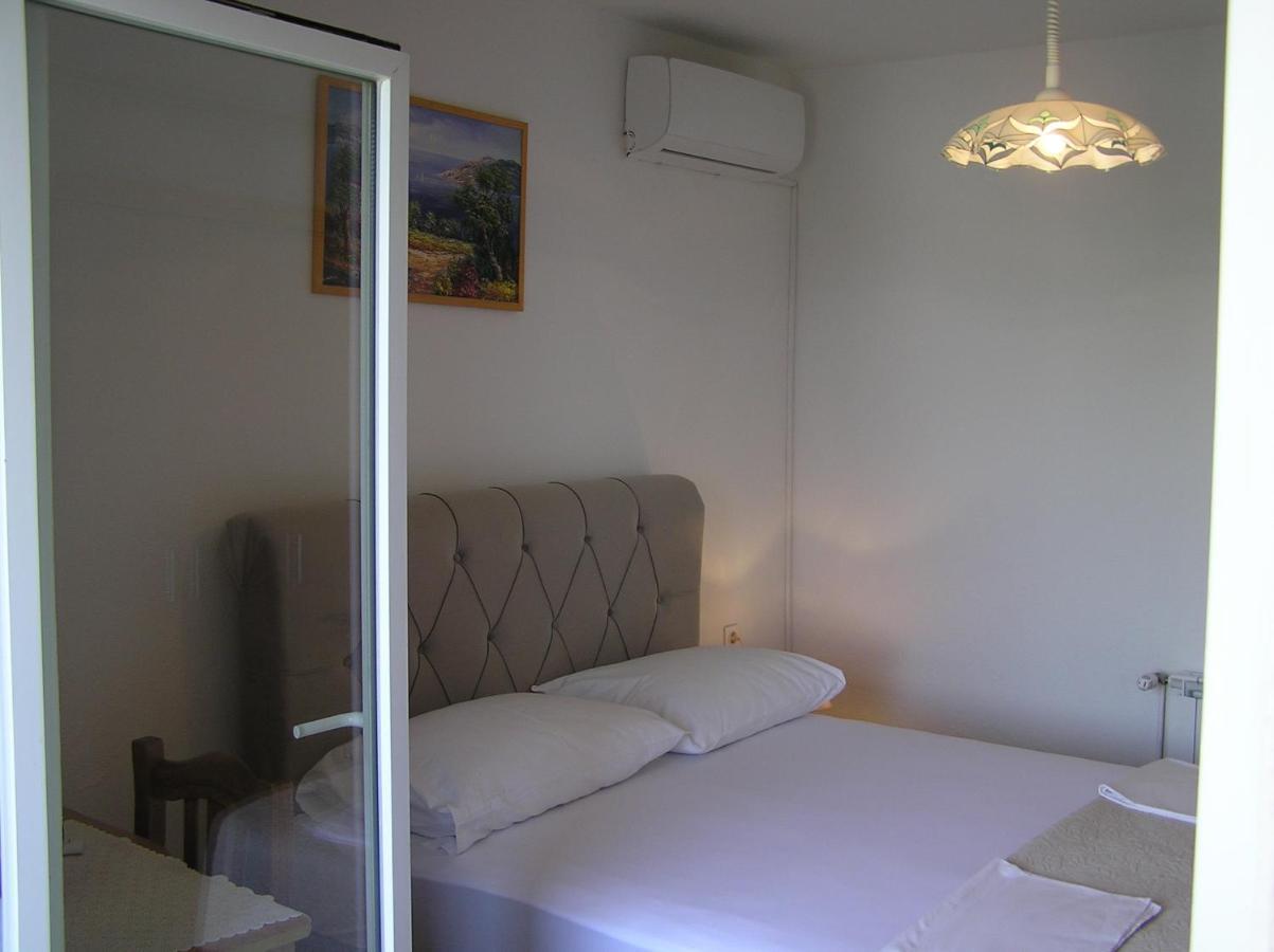 Guest House Adria Senj  Eksteriør billede