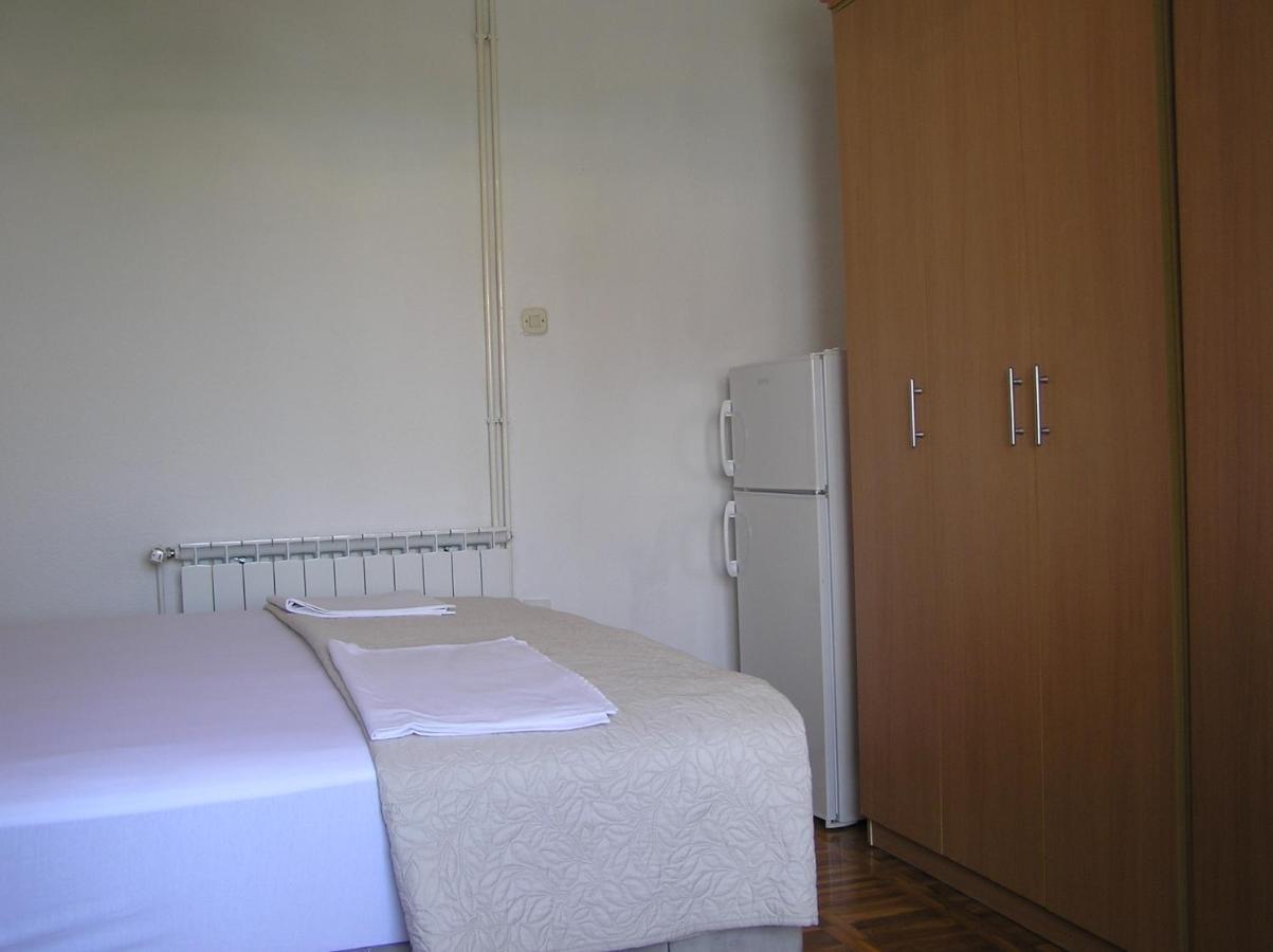 Guest House Adria Senj  Eksteriør billede