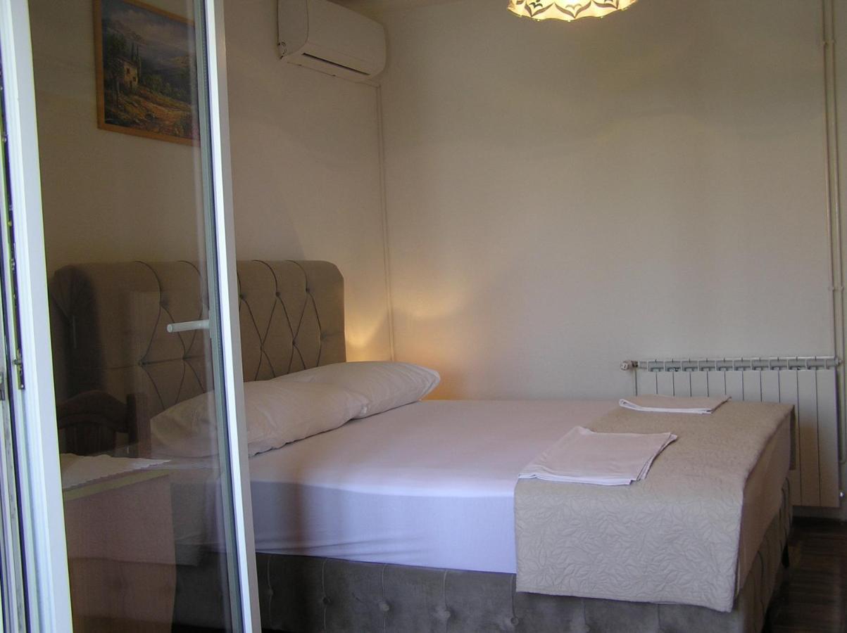 Guest House Adria Senj  Eksteriør billede