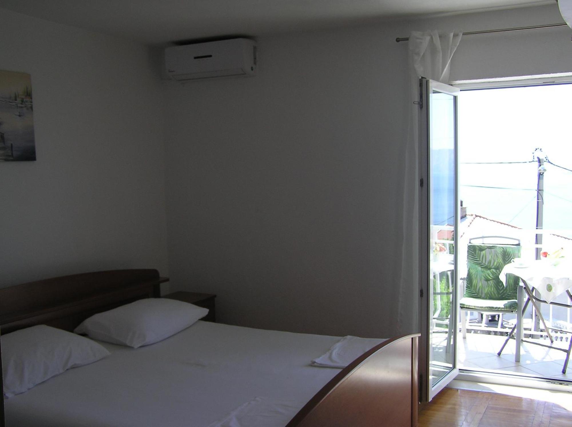 Guest House Adria Senj  Eksteriør billede