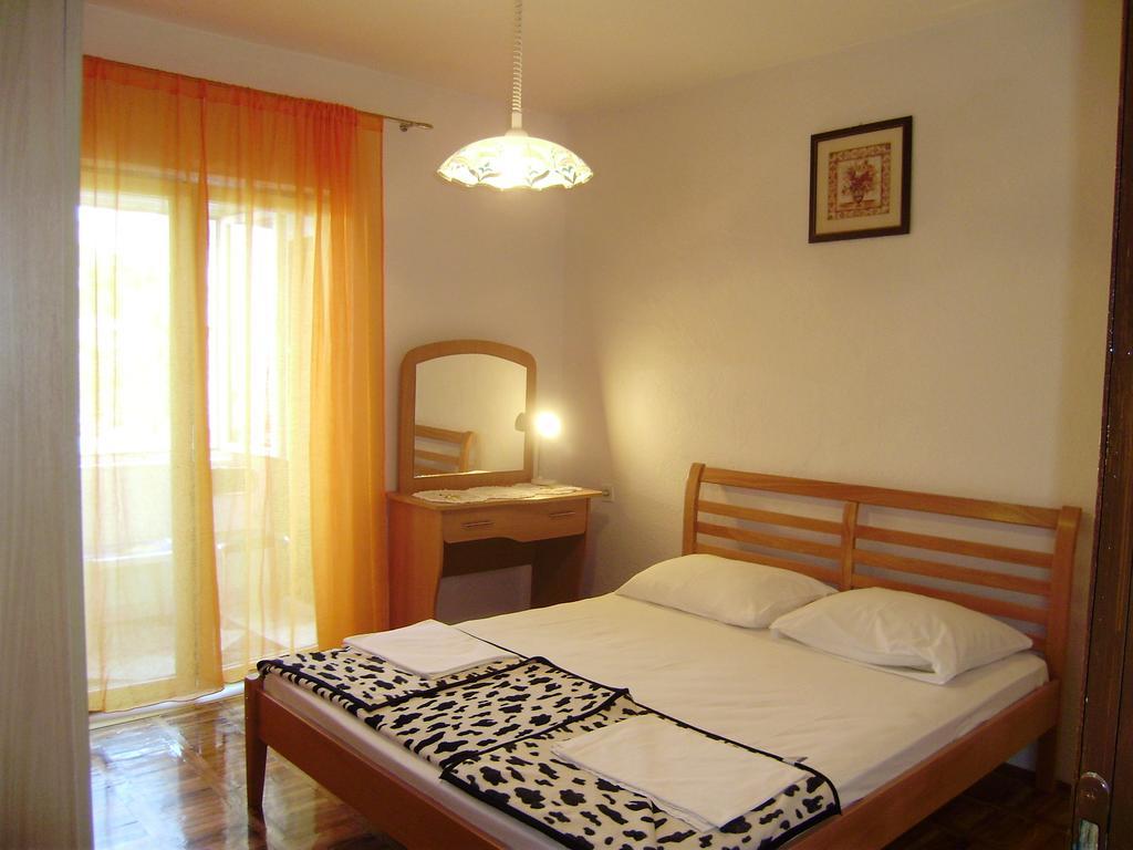 Guest House Adria Senj  Eksteriør billede